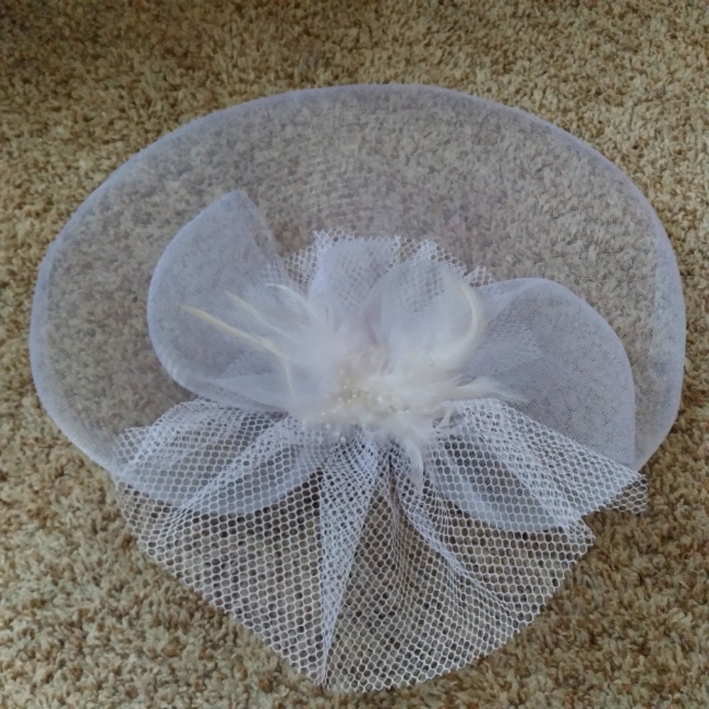 5 Fascinator Hair Accessories - Picture 5 of 16